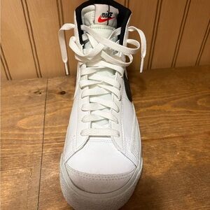 Nike Blazers/ White and Black High-Top